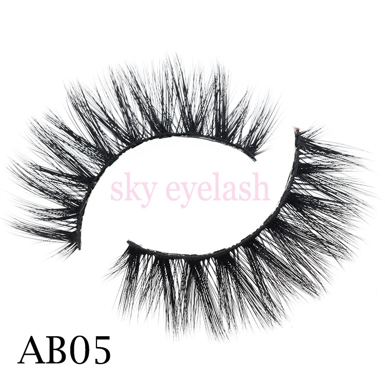 lash-vendor-custom-false-lashes-with-best-lash-glue.jpg