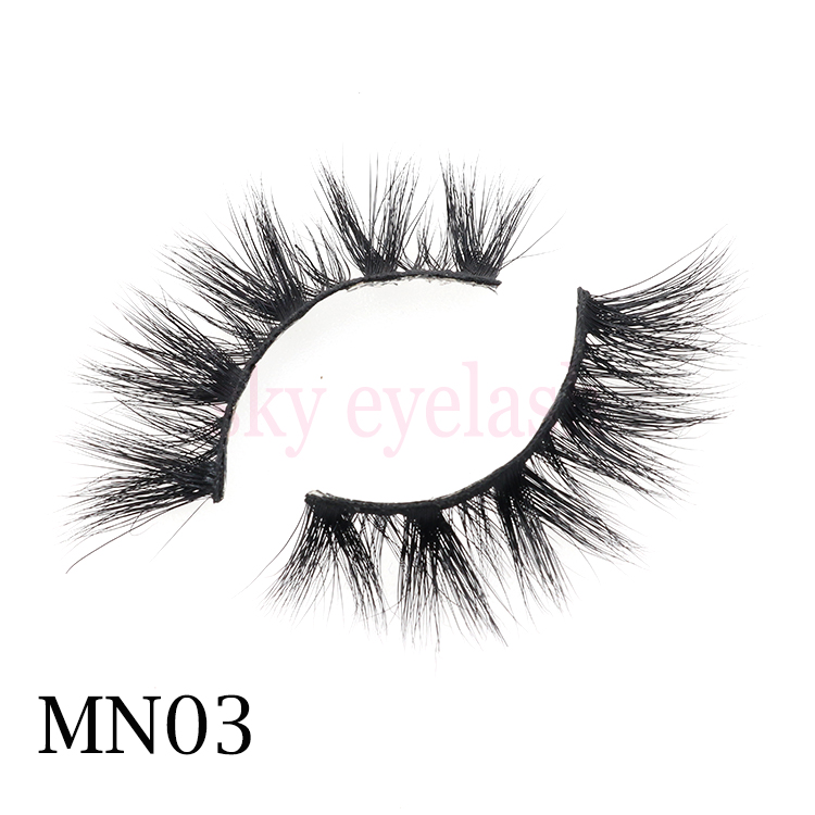 Vendor-handmade-3D-mink-eyelashes-for-daily-makeup-with-your-own-logo-package.jpg