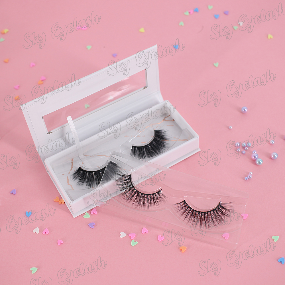 eye-lash-suppliers-offer-natural-looking-3D-faux-mink-eyelashes.jpg