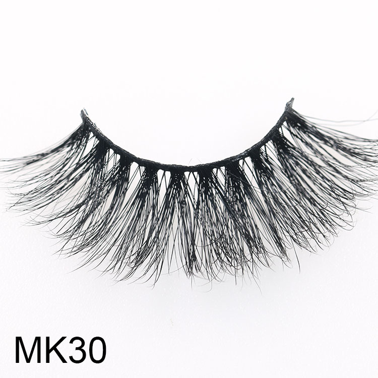 private-label-eyelashes-mink-vendors.jpg