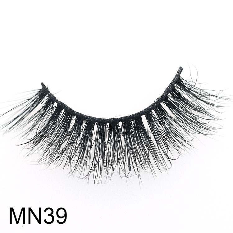 wholesale-3D-mink-eyelashes-with-own-band.jpg