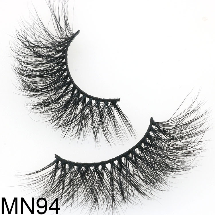 Lashes vendors supply 5D mink eyelashes with own brand packaging Nigeria 