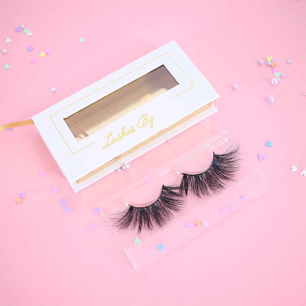 Cruelty-free high quality mink eyelashes with own brand false lashes packaging